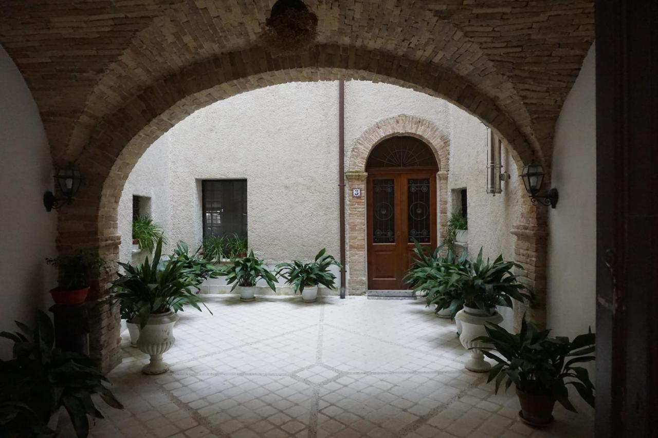 Palazzo De Fabritiis Bed & Breakfast Rosciano  Екстериор снимка