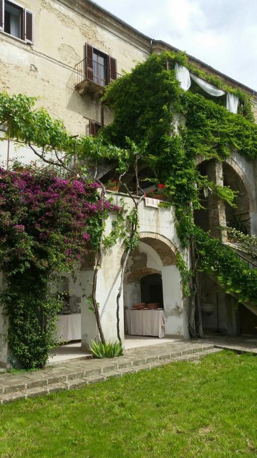 Palazzo De Fabritiis Bed & Breakfast Rosciano  Екстериор снимка